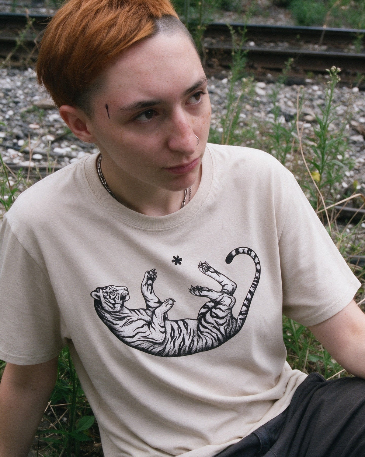 Falling Tiger T-Shirt in Sand worn on the street — Urban Kong