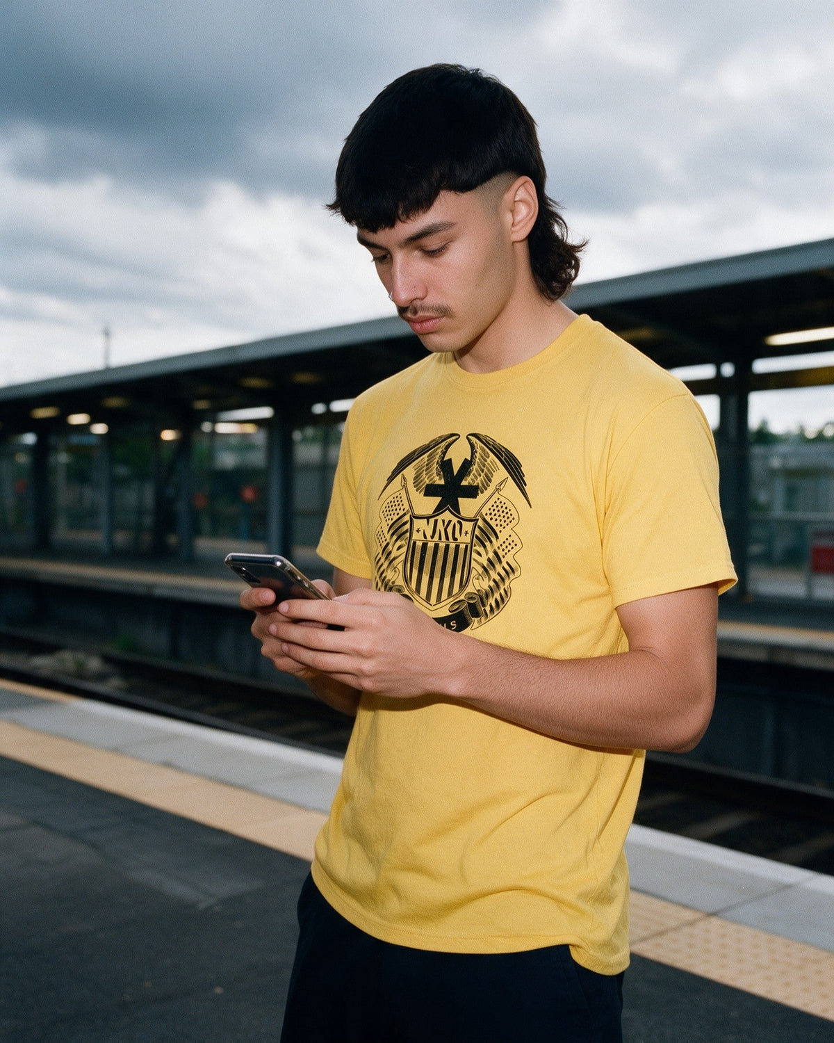 Virtus T-Shirt in Gold worn on the street — Urban Kong