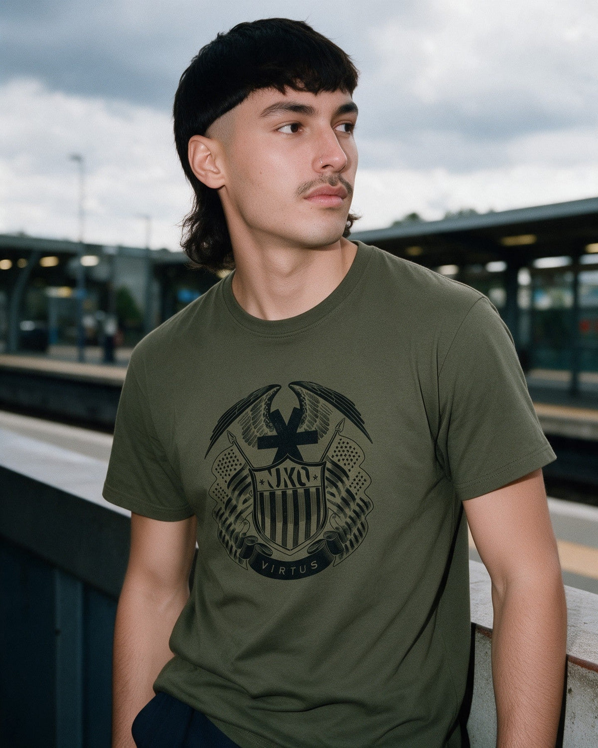Virtus T-Shirt in Military Green worn on the street — Urban Kong
