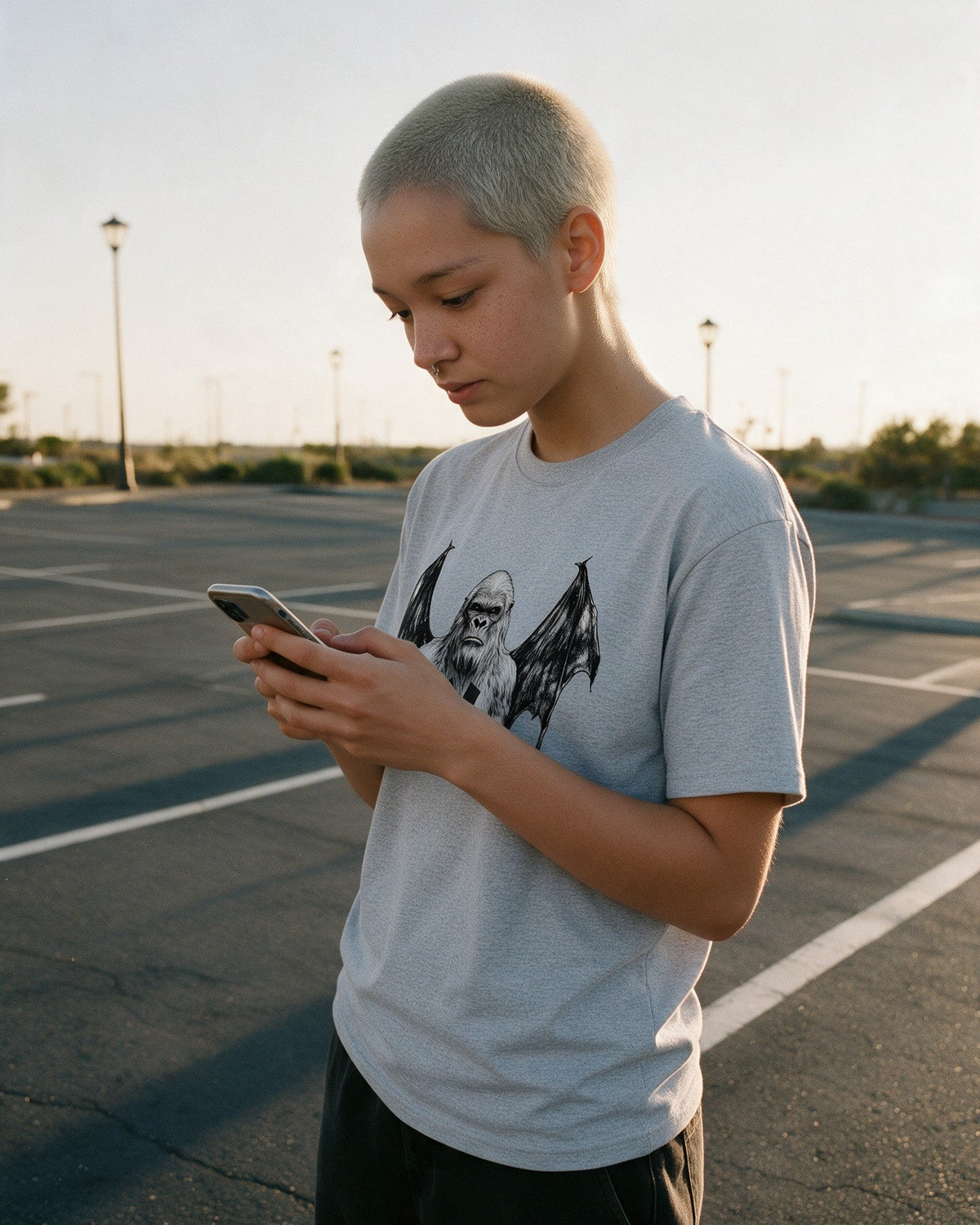 Bat Kong T-Shirt in Sport Grey worn on the street — Urban Kong