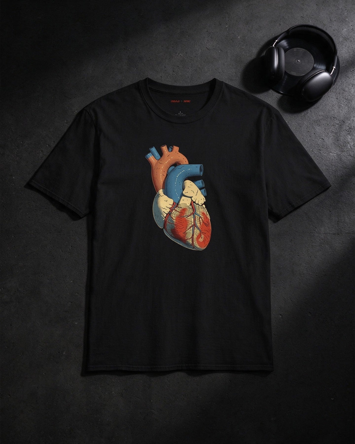 Heartwork T-Shirt still life — Urban Kong