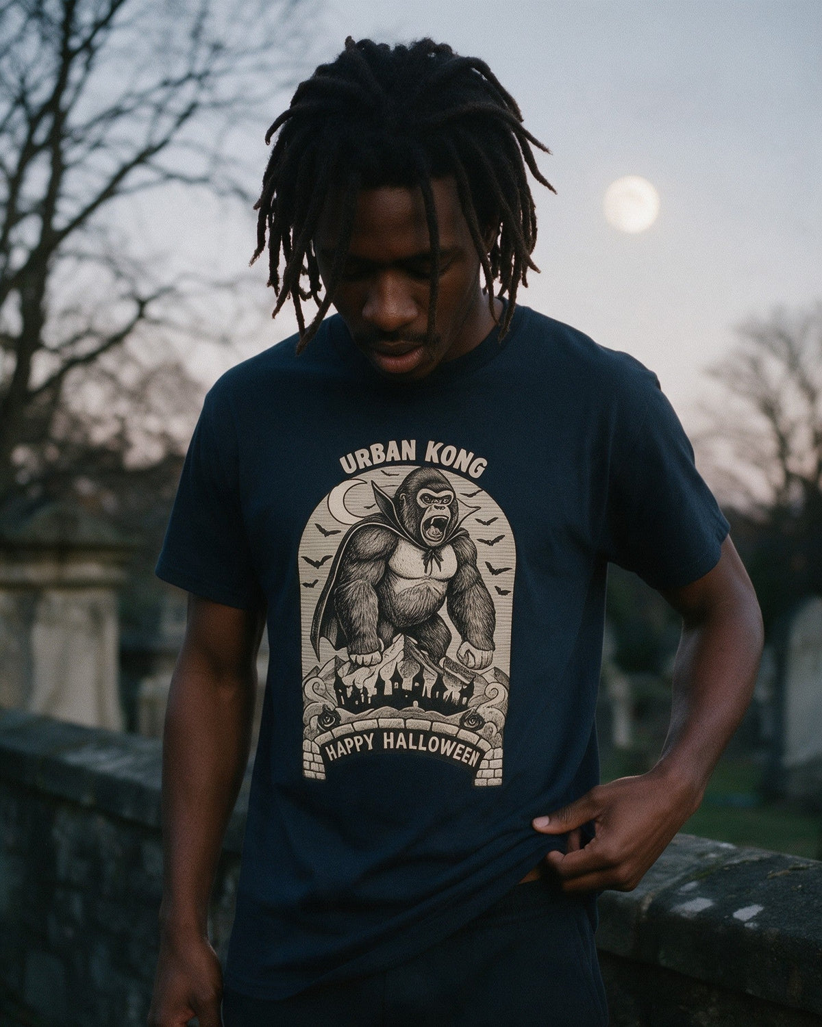 Immortal soul T-Shirt in Navy worn on the street — Urban Kong