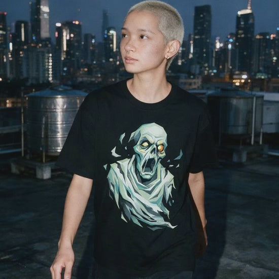 Screaming Ghost T-Shirt on-model video — Urban Kong