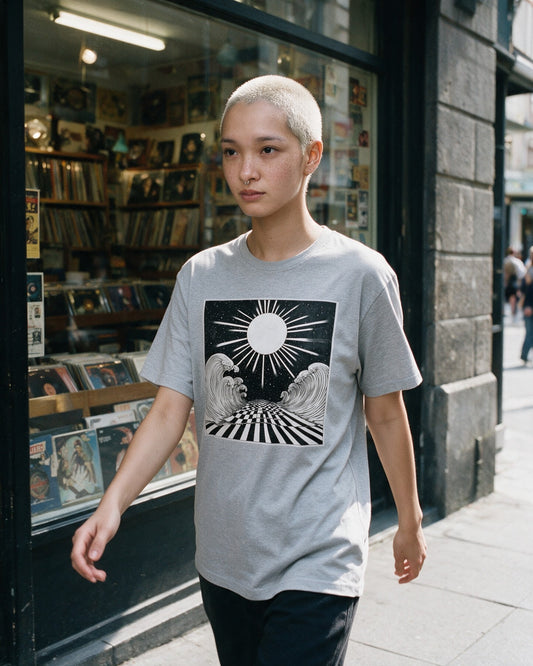 Real Illusion T-Shirt worn on the street — Urban Kong