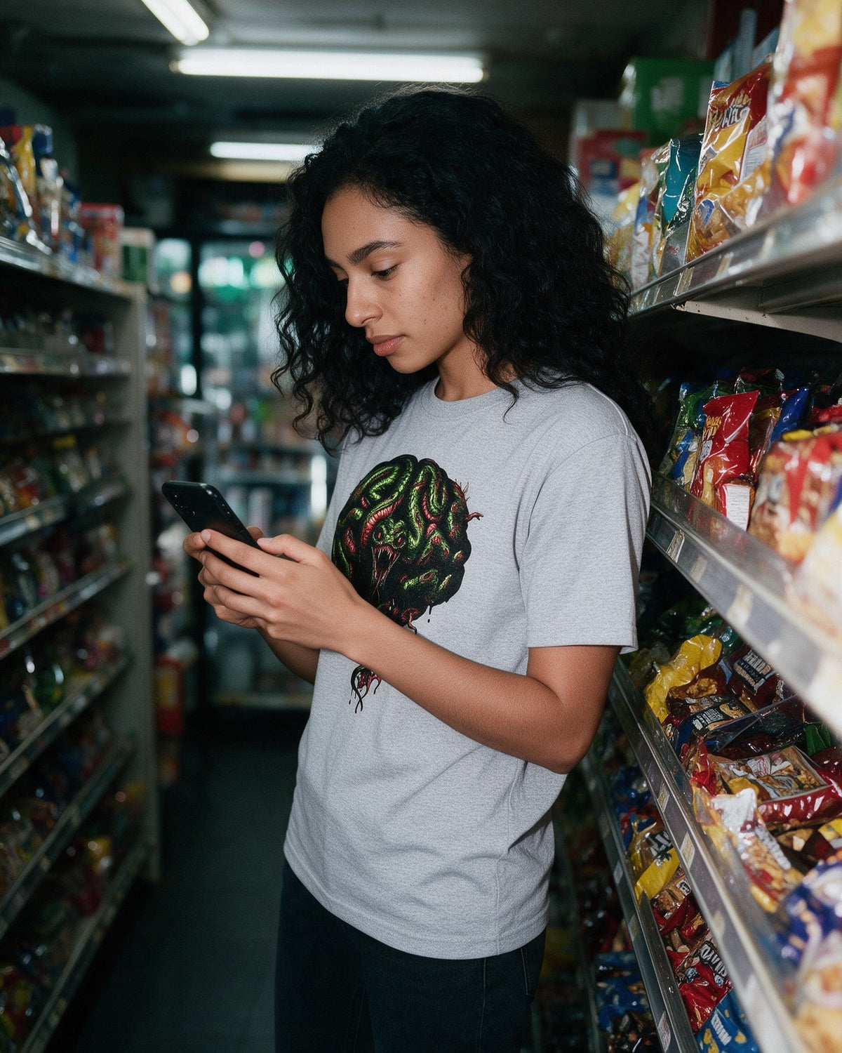 Snake Brain II T-Shirt in Sport Grey worn on the street — Urban Kong