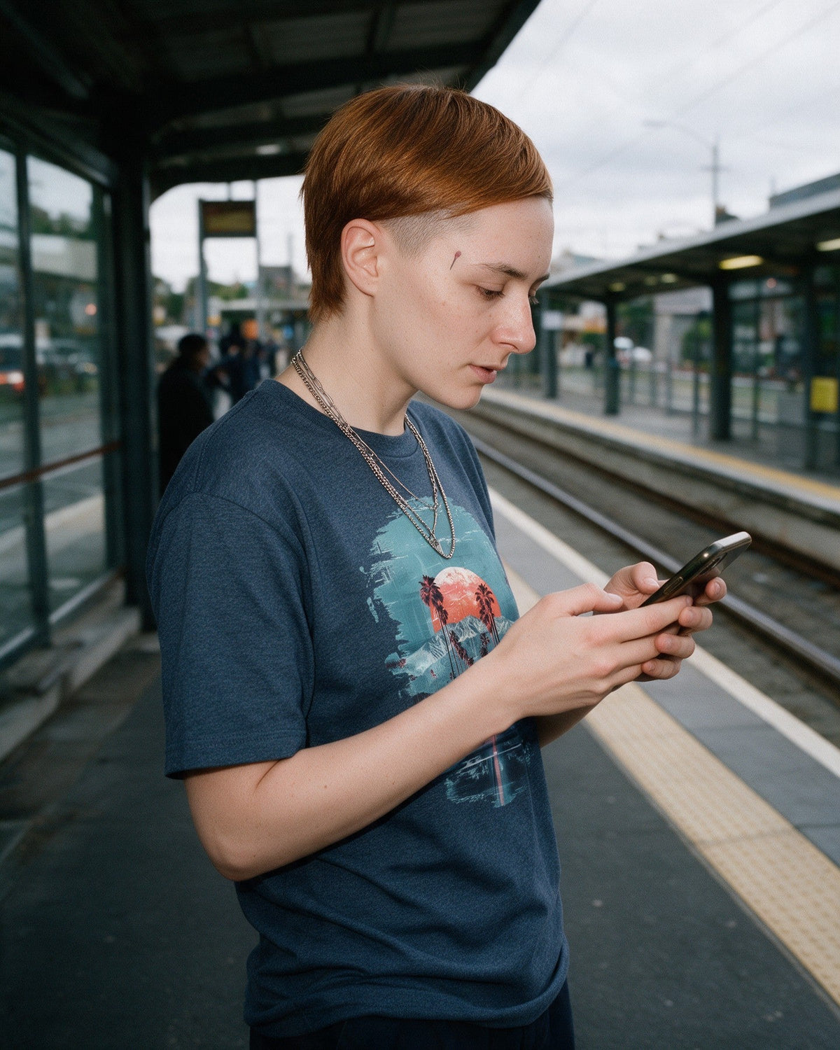 Sunset Boulevard T-Shirt in Heather Navy worn on the street — Urban Kong
