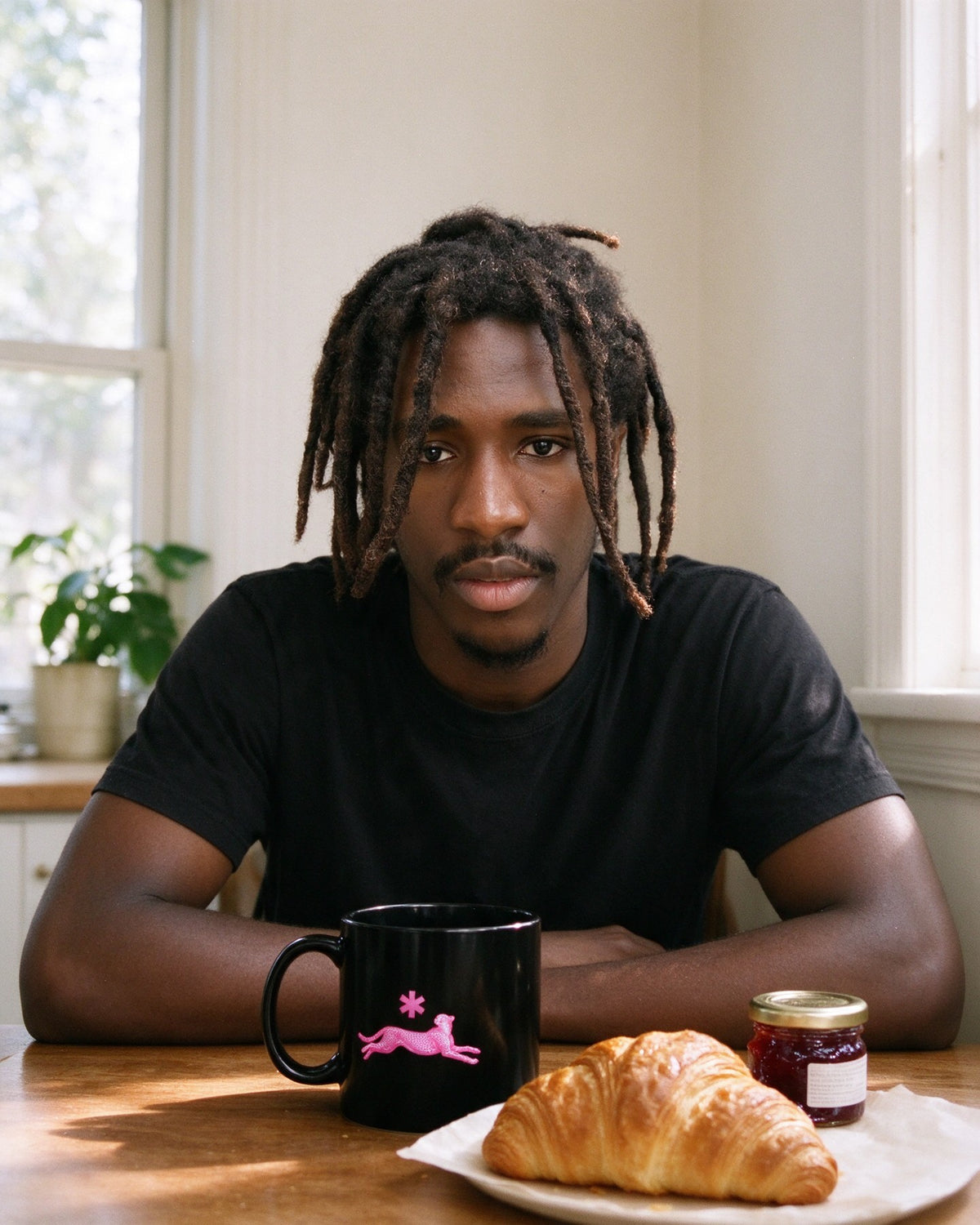 Neon Leopard Mug worn on the street — Urban Kong