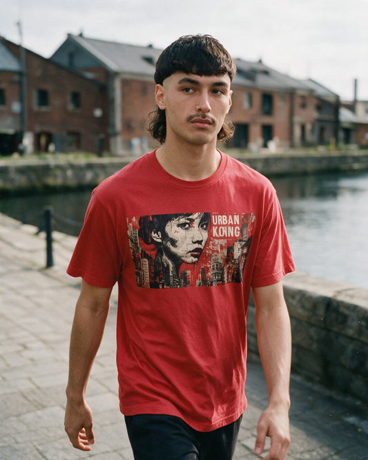 Urban Queen T-Shirt worn on the street — Urban Kong